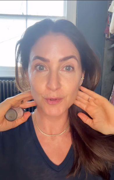 Lisa Snowdon trials Boost Lab Neck Firming Serum