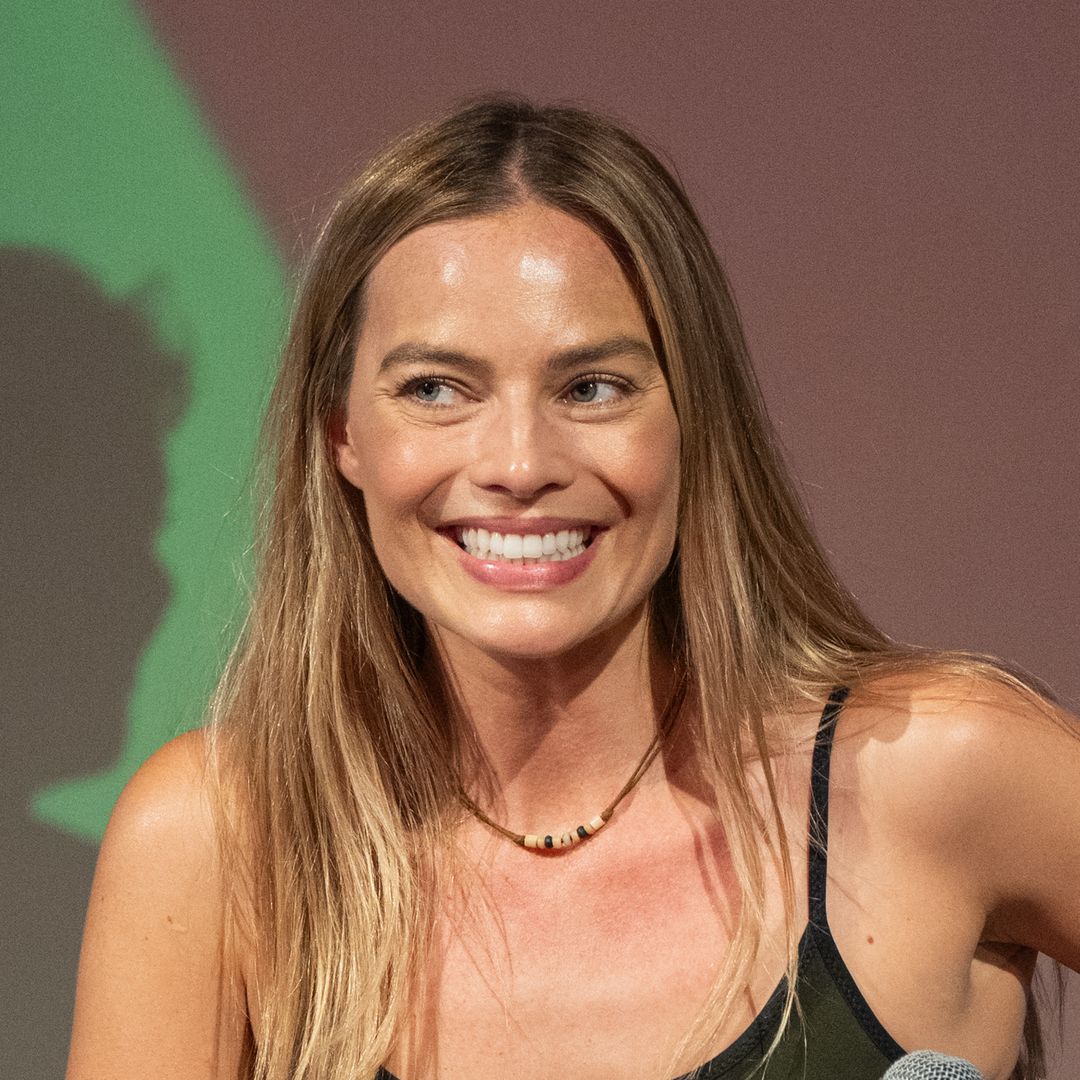 Margot Robbie stuns fans with sweet gesture amid surprise appearance