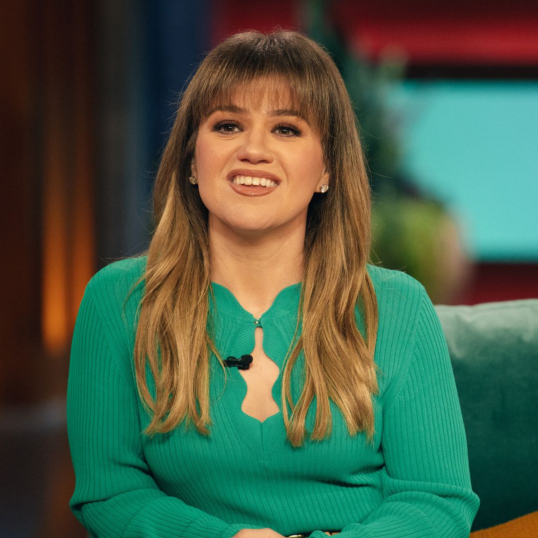 Kelly Clarkson sparks reaction as she makes stage return following last-minute residency cancellation